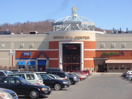 We have a great location near highways, the mall and other points of interest… We have a great location near highways, the mall and other points of interest…